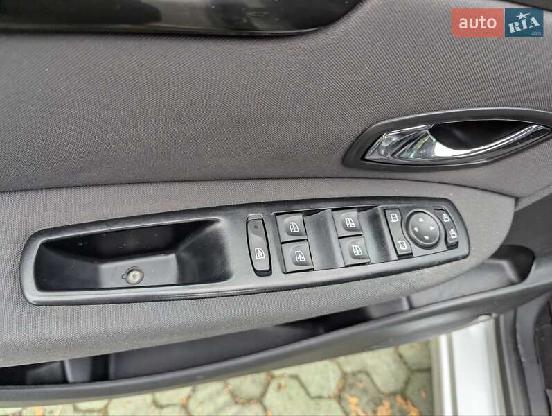 Минивэн Renault Scenic 2014 в Дубно