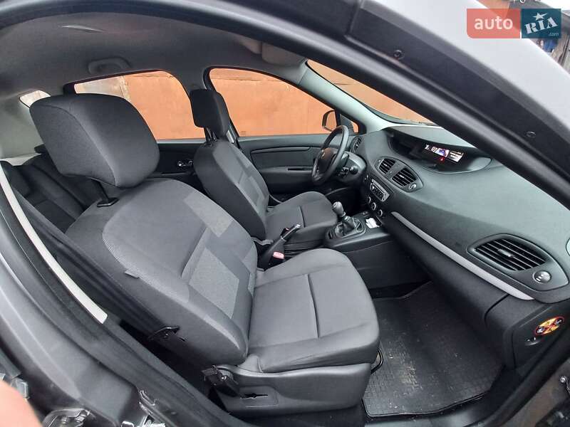 Мінівен Renault Scenic 2012 в Сумах