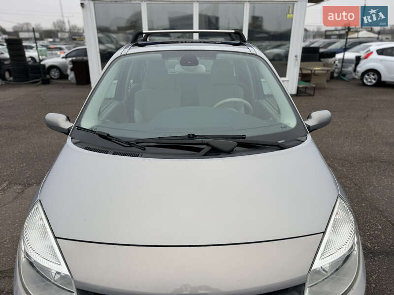 Мінівен Renault Scenic 2004 в Києві