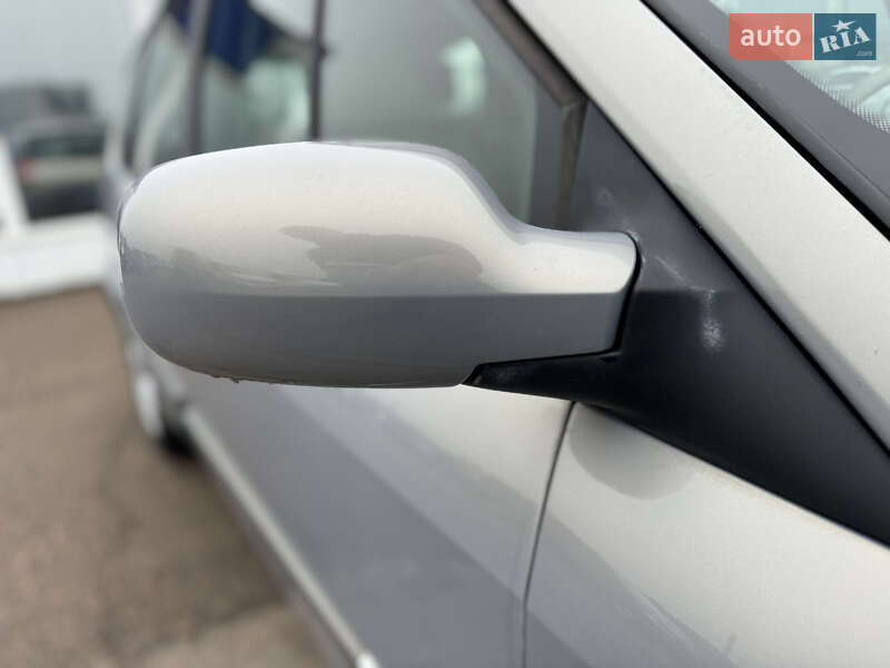 Мінівен Renault Scenic 2004 в Києві