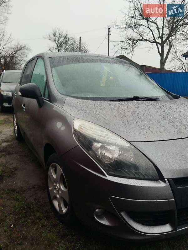 Минивэн Renault Scenic 2009 в Кременчуге