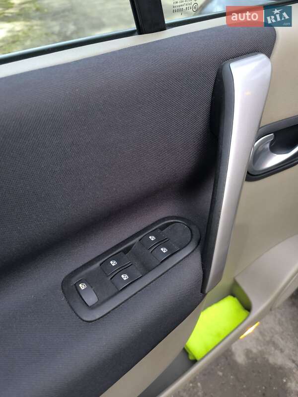 Мінівен Renault Scenic 2006 в Луцьку