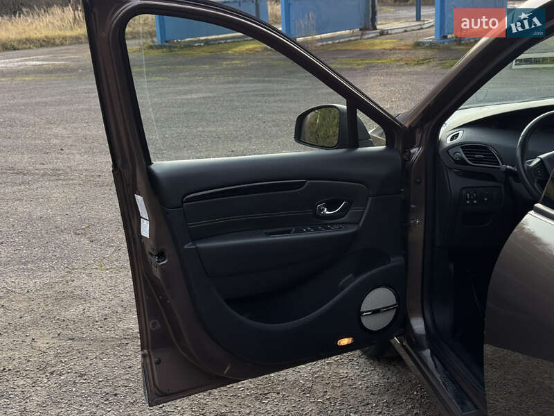 Минивэн Renault Scenic 2015 в Моршине