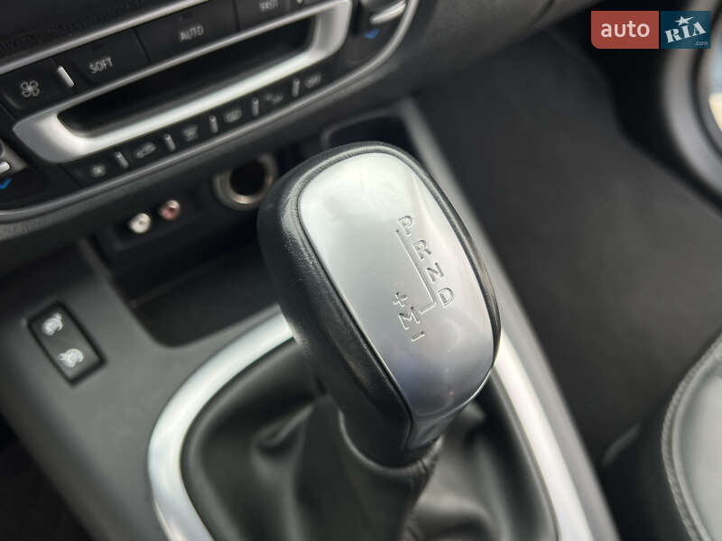 Минивэн Renault Scenic 2011 в Луцке