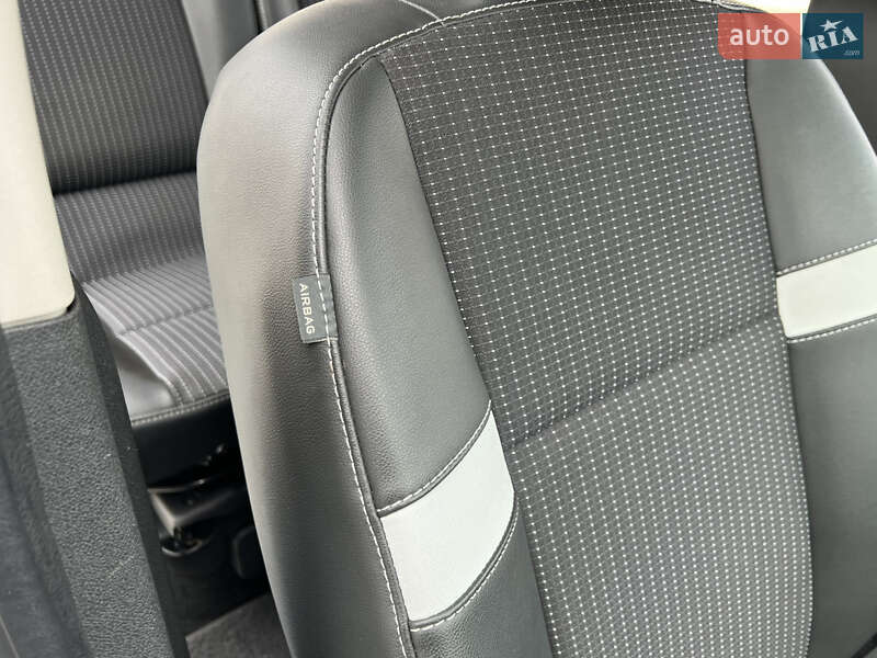 Минивэн Renault Scenic 2011 в Луцке