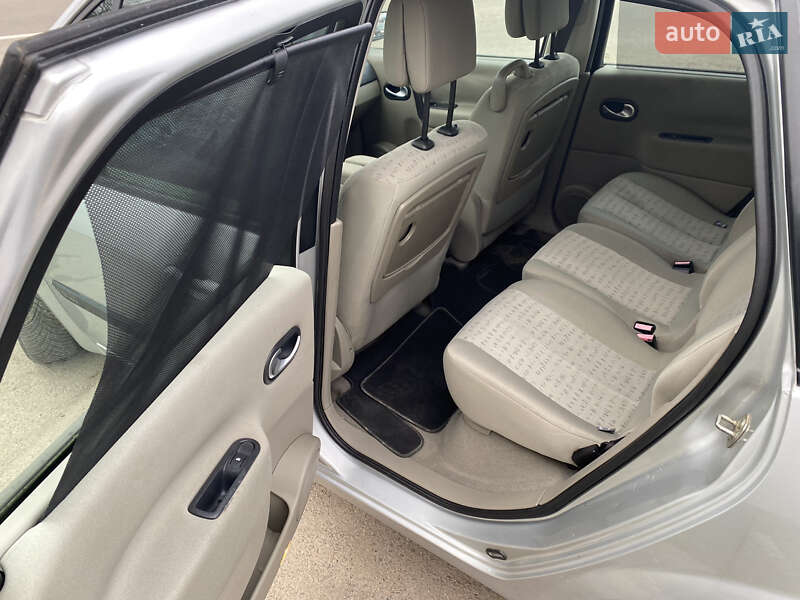 Минивэн Renault Scenic 2005 в Ровно