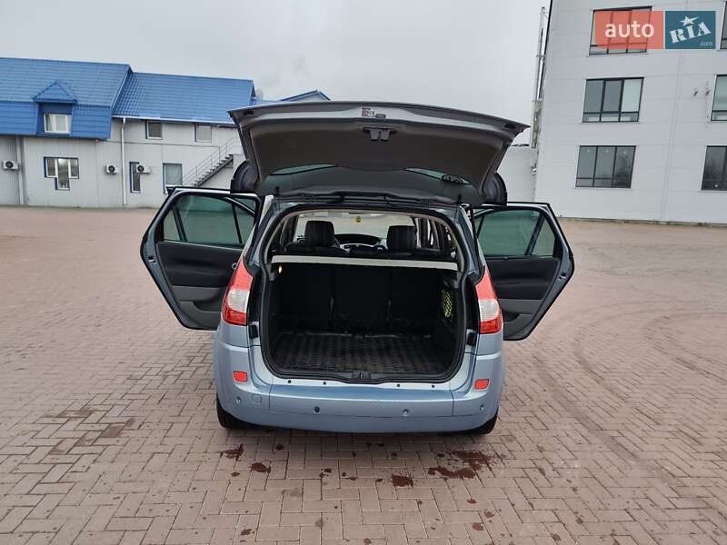 Минивэн Renault Scenic 2006 в Ровно