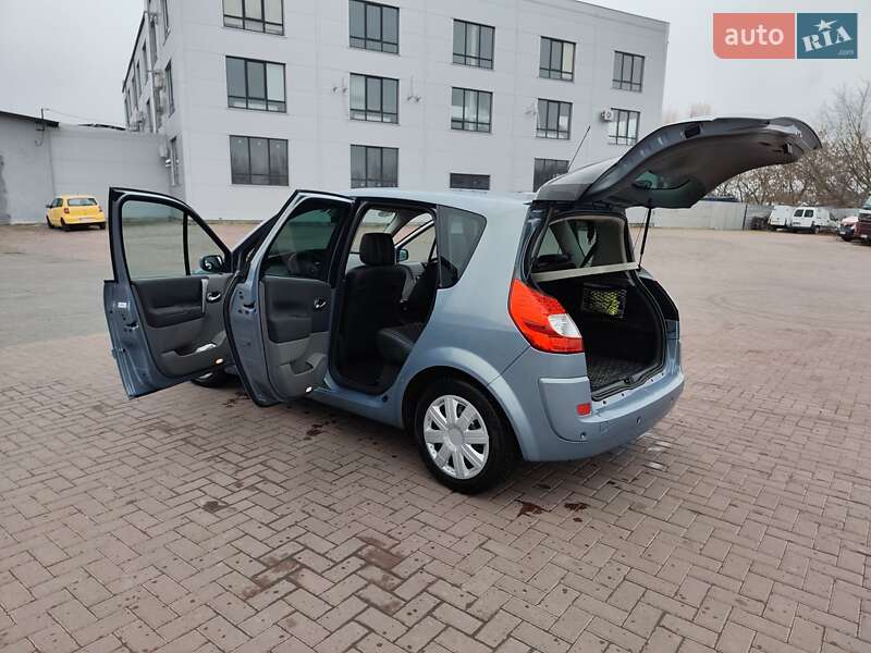 Минивэн Renault Scenic 2006 в Ровно