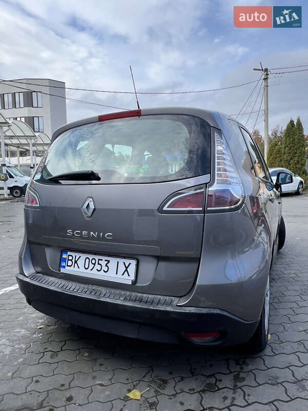 Минивэн Renault Scenic 2012 в Демидовке