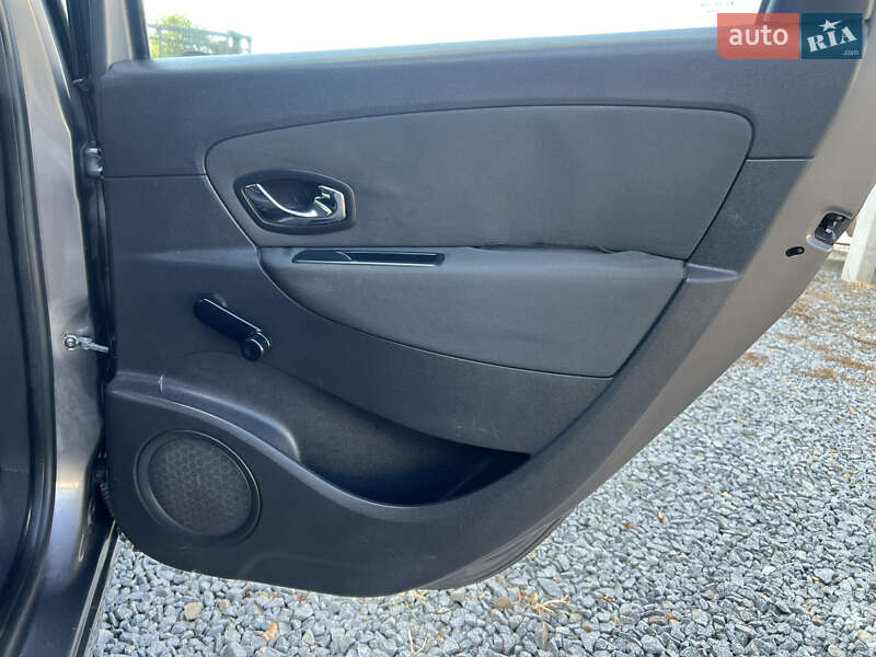 Минивэн Renault Scenic 2012 в Демидовке