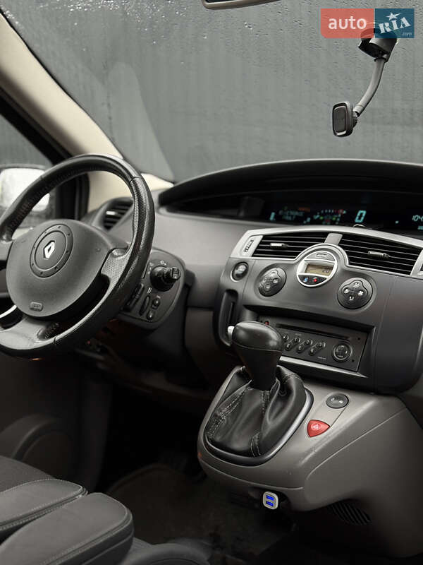 Минивэн Renault Scenic 2005 в Дрогобыче