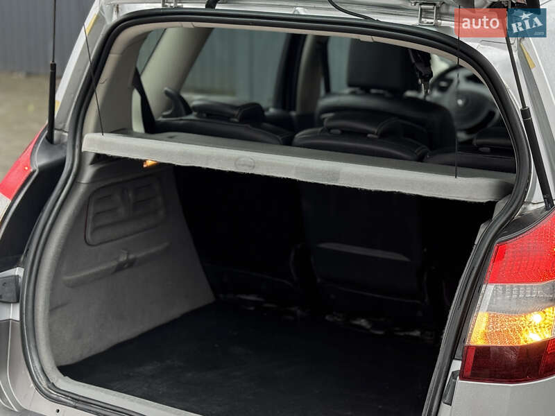 Минивэн Renault Scenic 2005 в Дрогобыче