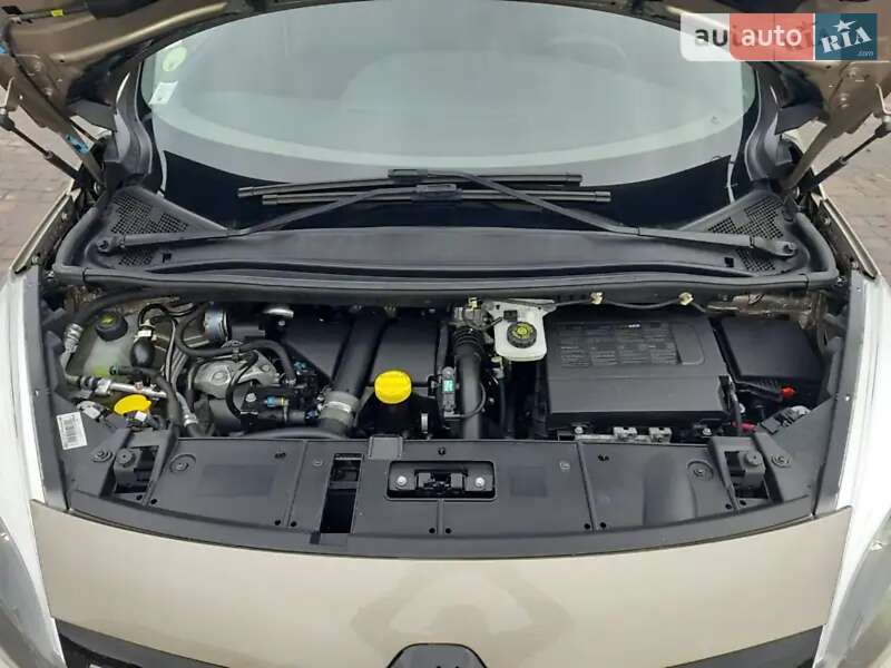 Мінівен Renault Scenic 2015 в Старокостянтинові