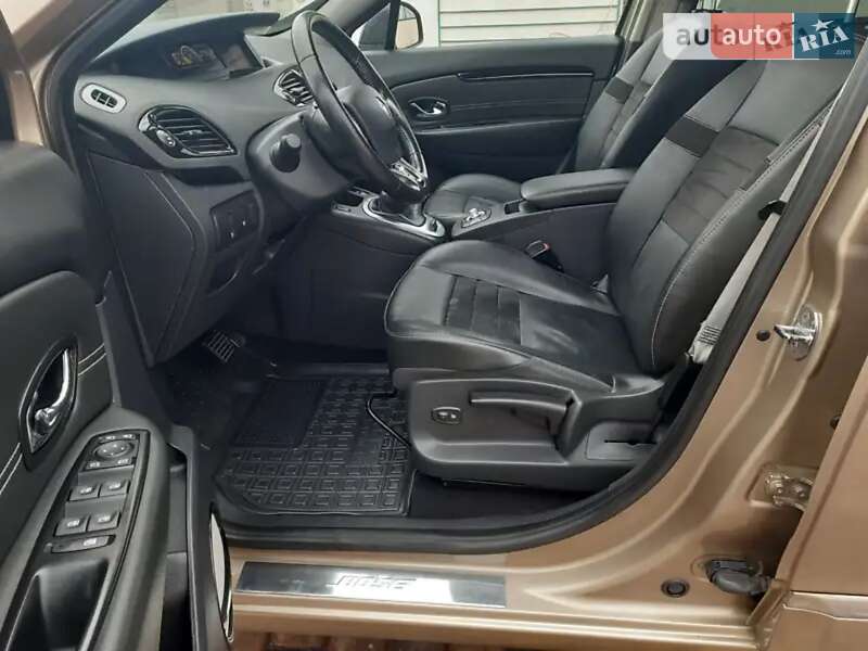 Мінівен Renault Scenic 2015 в Старокостянтинові