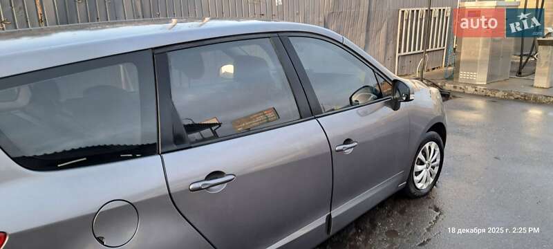 Минивэн Renault Scenic 2014 в Ирпене