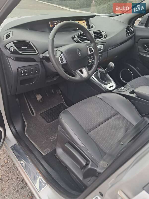 Минивэн Renault Scenic 2012 в Дубно