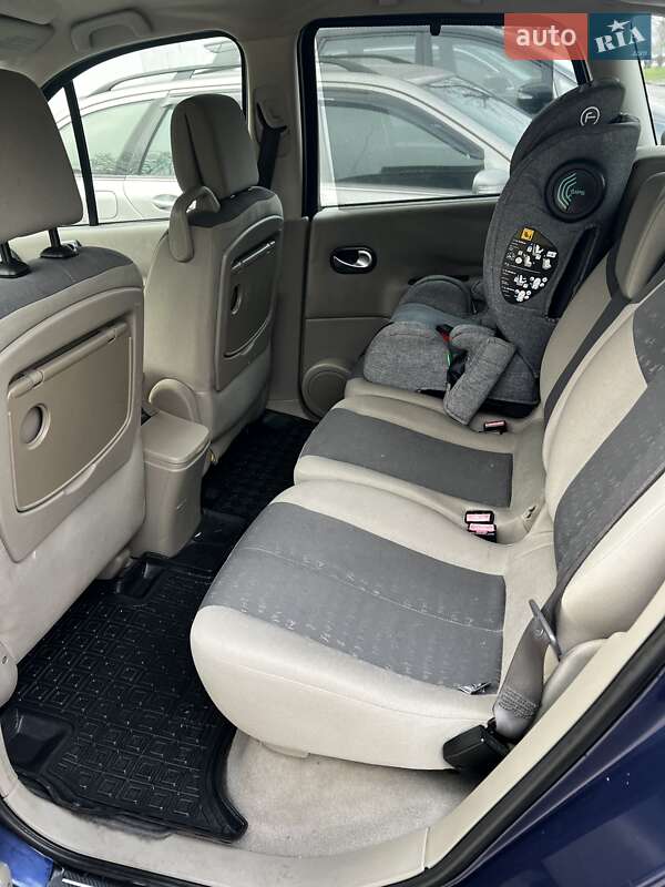 Минивэн Renault Scenic 2005 в Вараше фото 8 Минивэн Renault Scenic 2005 в Вараше