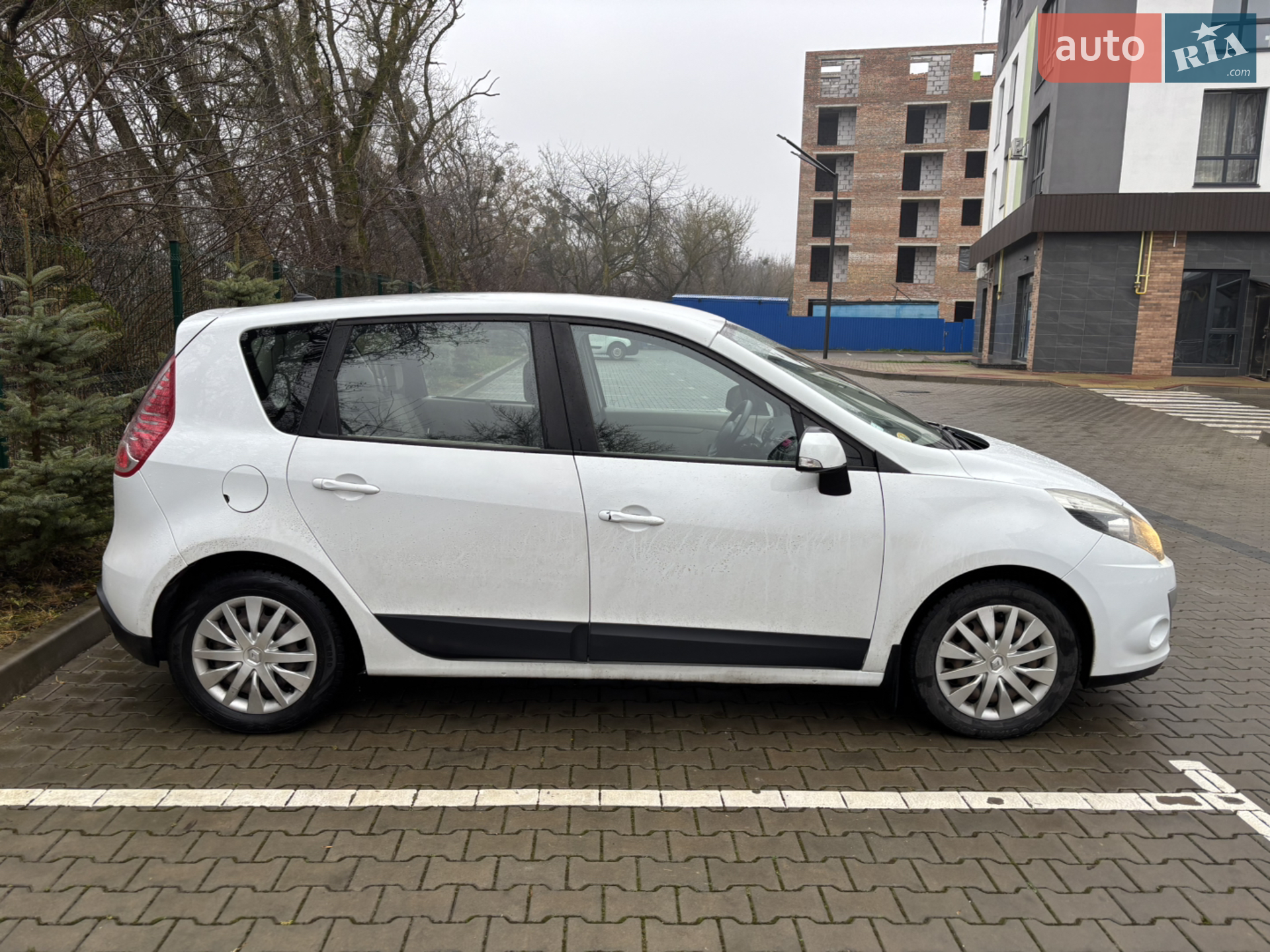 2010 Renault Scenic - мініатюра 9