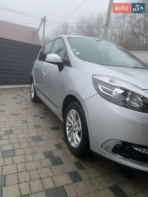 Минивэн Renault Scenic 2015 в Ровно