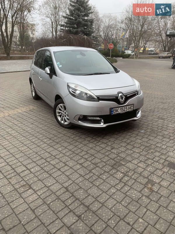 Минивэн Renault Scenic 2015 в Ровно