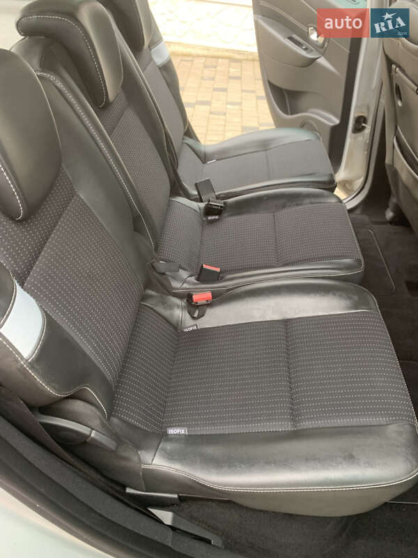 Минивэн Renault Scenic 2015 в Ровно