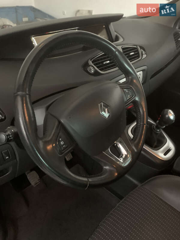 Минивэн Renault Scenic 2015 в Ровно