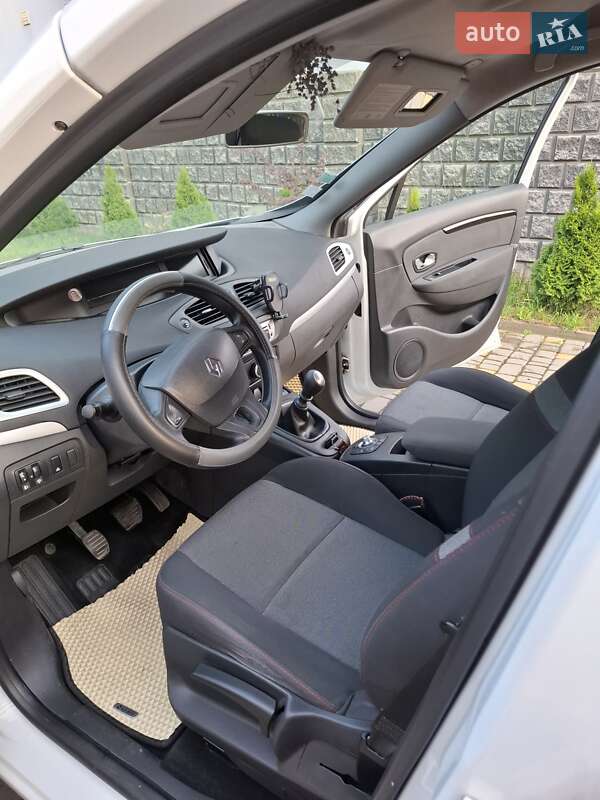Минивэн Renault Scenic 2013 в Ужгороде фото 4 Минивэн Renault Scenic 2013 в Ужгороде