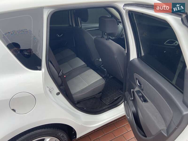 Минивэн Renault Scenic 2016 в Ровно