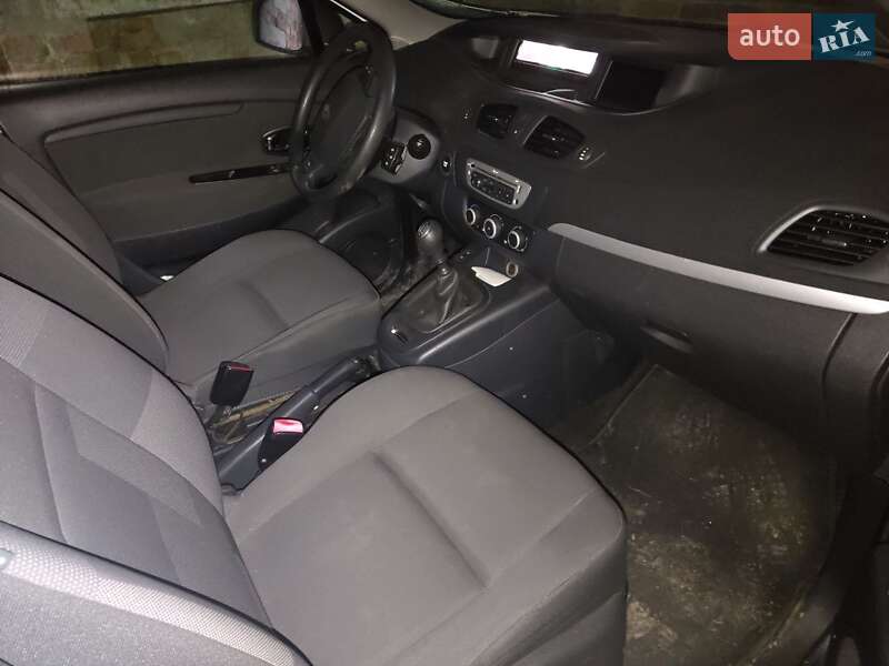 Минивэн Renault Scenic 2012 в Сумах