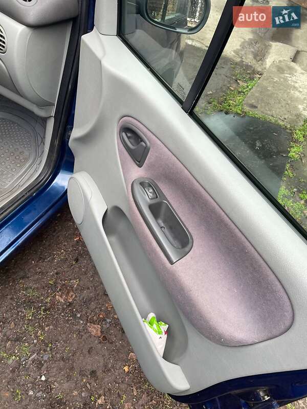 Мінівен Renault Scenic 2001 в Кривому Розі фото 12 Мінівен Renault Scenic 2001 в Кривому Розі