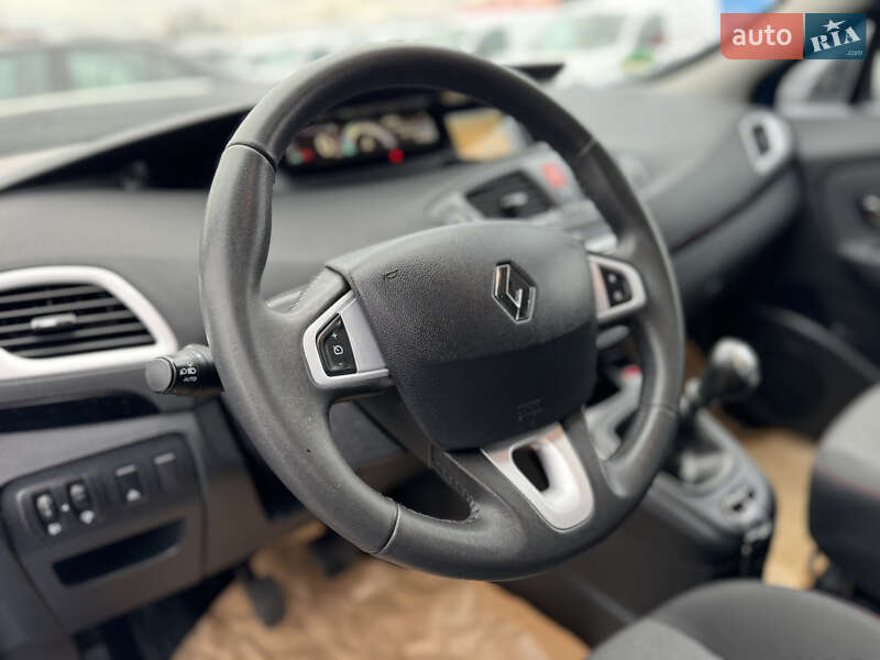 Мінівен Renault Scenic 2012 в Києві