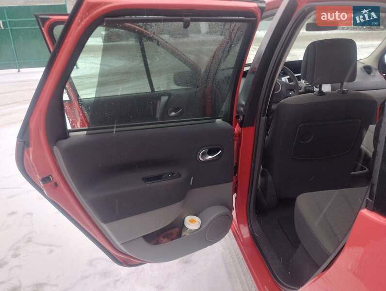 Минивэн Renault Scenic 2007 в Каневе