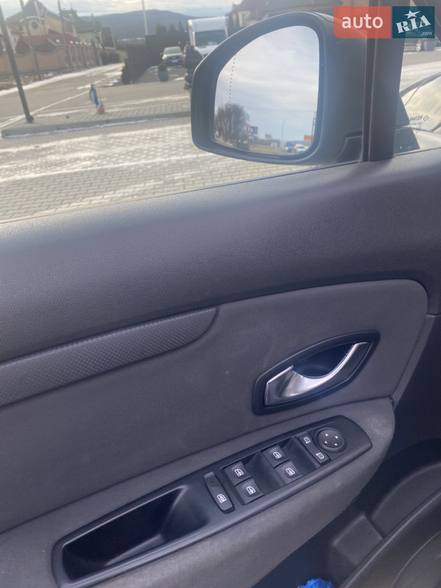 2010 Renault Scenic - мініатюра 16