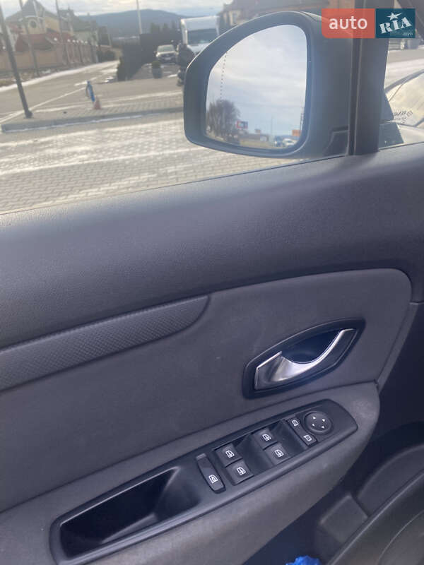 Мінівен Renault Scenic 2010 в Чернівцях