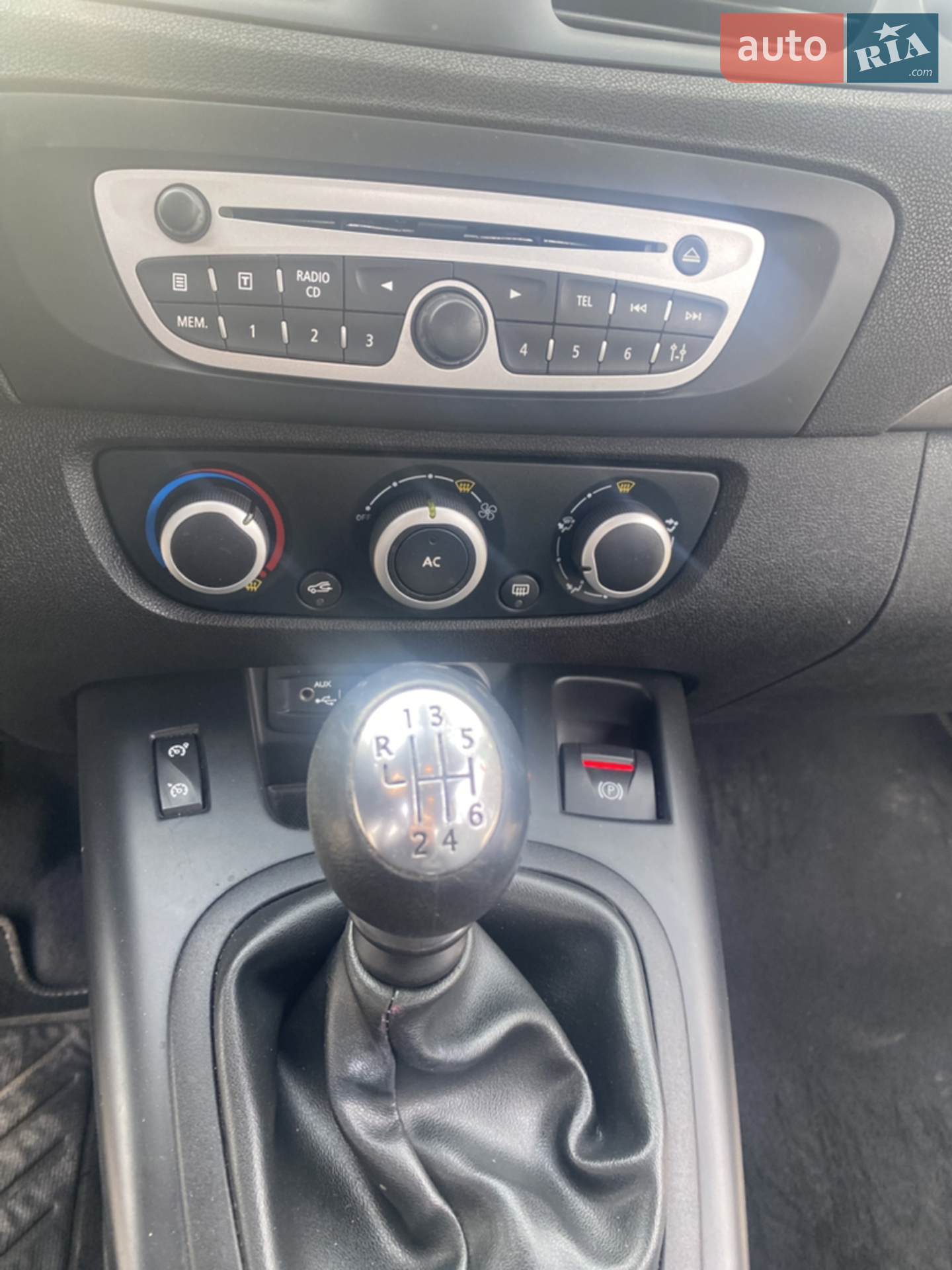 2010 Renault Scenic - мініатюра 18