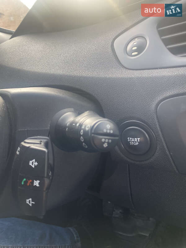 Мінівен Renault Scenic 2010 в Чернівцях