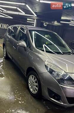 Мінівен Renault Scenic 2009 в Харкові