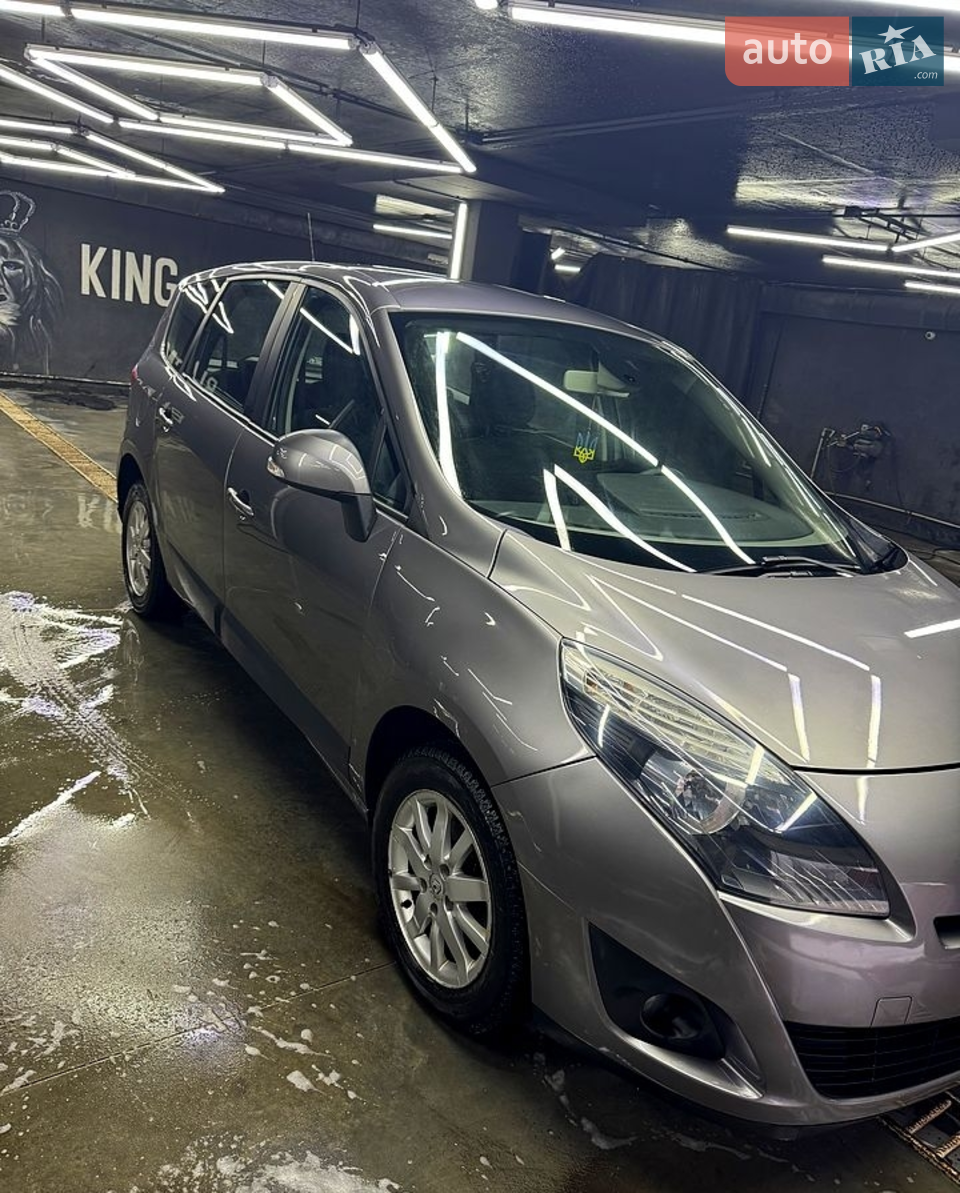 Продам сценік 3, з пробігом 181 тис, 2-х літровий бензин з газом, по двигуну питань немає зовсім, коробка також в ідеалі, ходова частина зібрана, є якісь сколи по кузову так як це 2009 року машина, в общем кому цікаво телефонуйте розповім покажу детальніше.