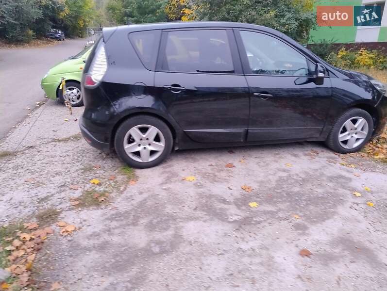 Минивэн Renault Scenic 2016 в Запорожье