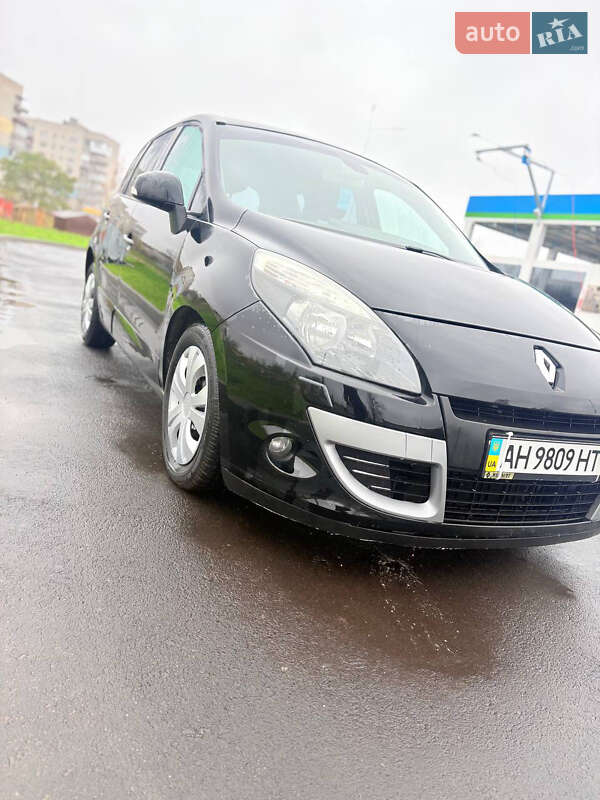 Минивэн Renault Scenic 2011 в Шостке