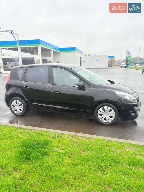 Минивэн Renault Scenic 2011 в Шостке
