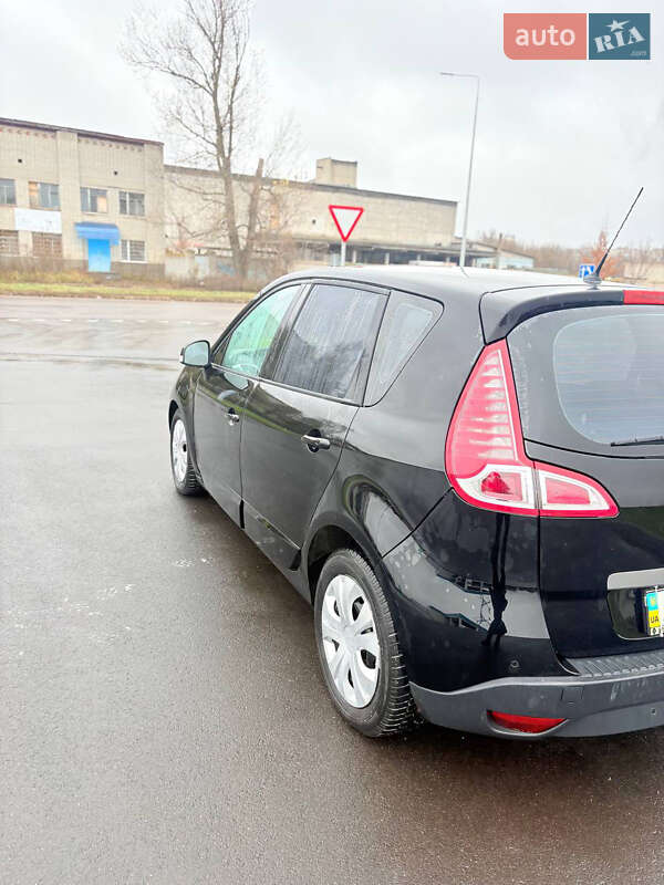 Минивэн Renault Scenic 2011 в Шостке
