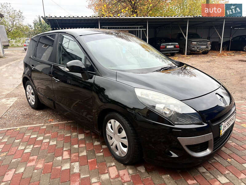 Минивэн Renault Scenic 2011 в Шостке