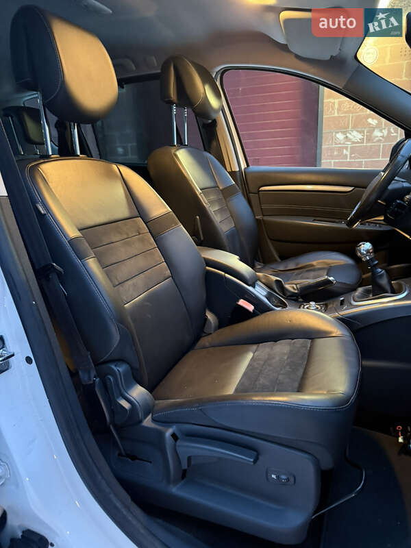Минивэн Renault Scenic 2013 в Луцке