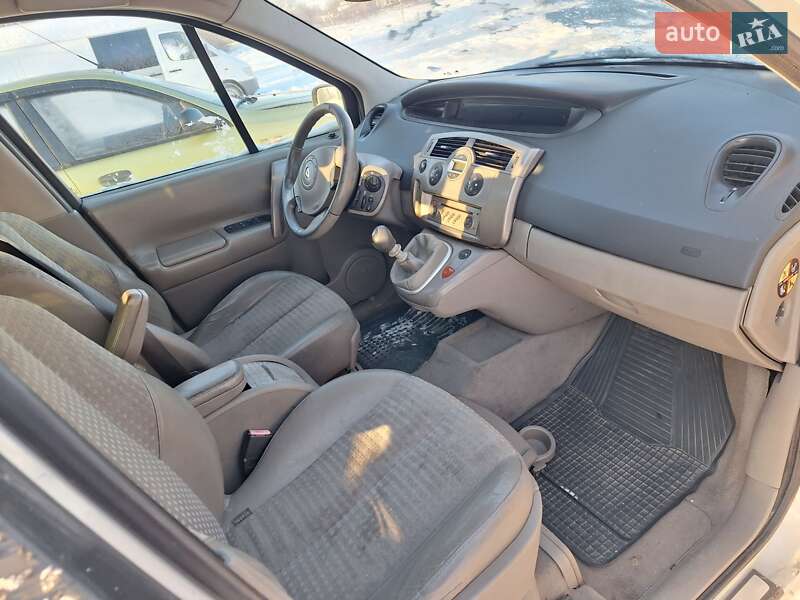 Мінівен Renault Scenic 2004 в Чернівцях