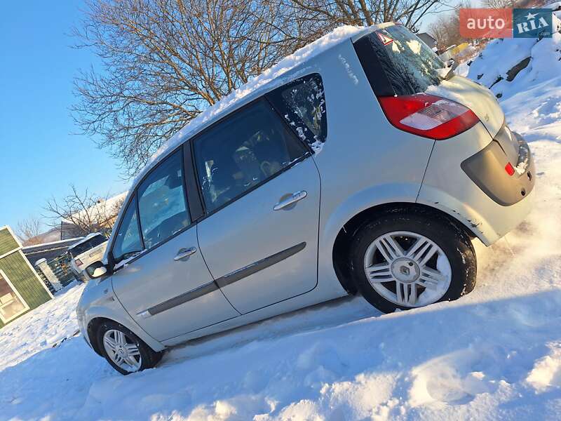 Мінівен Renault Scenic 2004 в Чернівцях