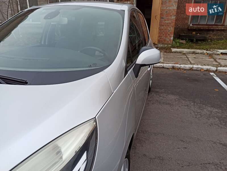 Минивэн Renault Scenic 2015 в Киеве