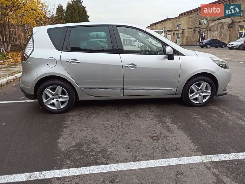 Минивэн Renault Scenic 2015 в Киеве