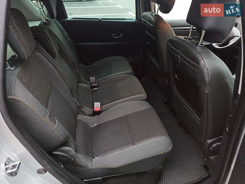 Минивэн Renault Scenic 2015 в Киеве