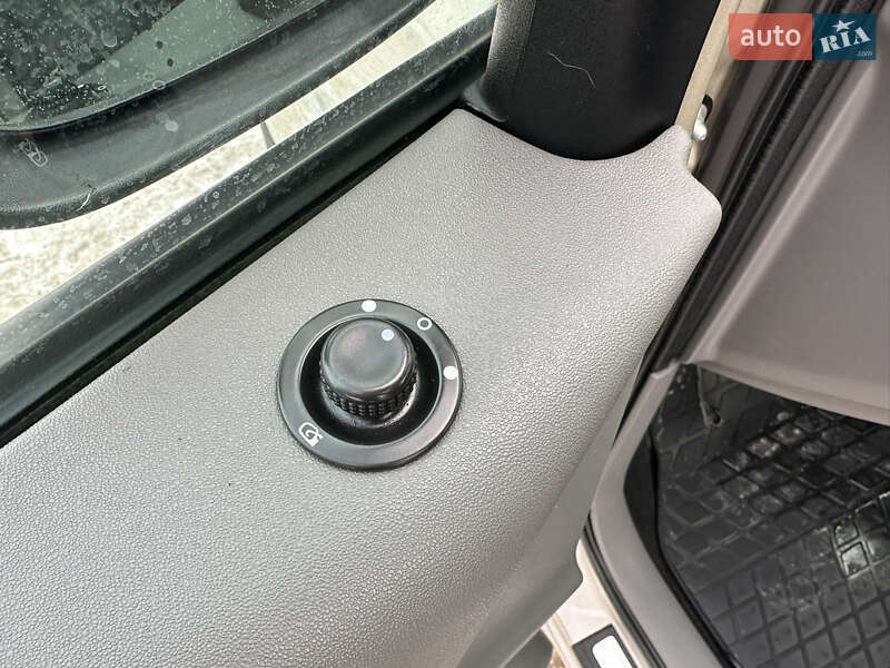 Минивэн Renault Scenic 2006 в Виннице